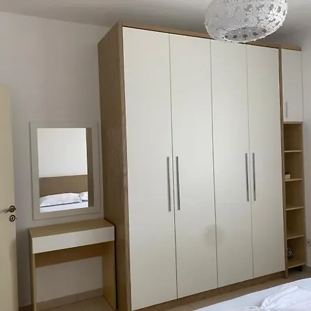 23 * Velipojë