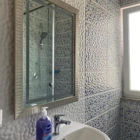 شقة 23 Velipojë
